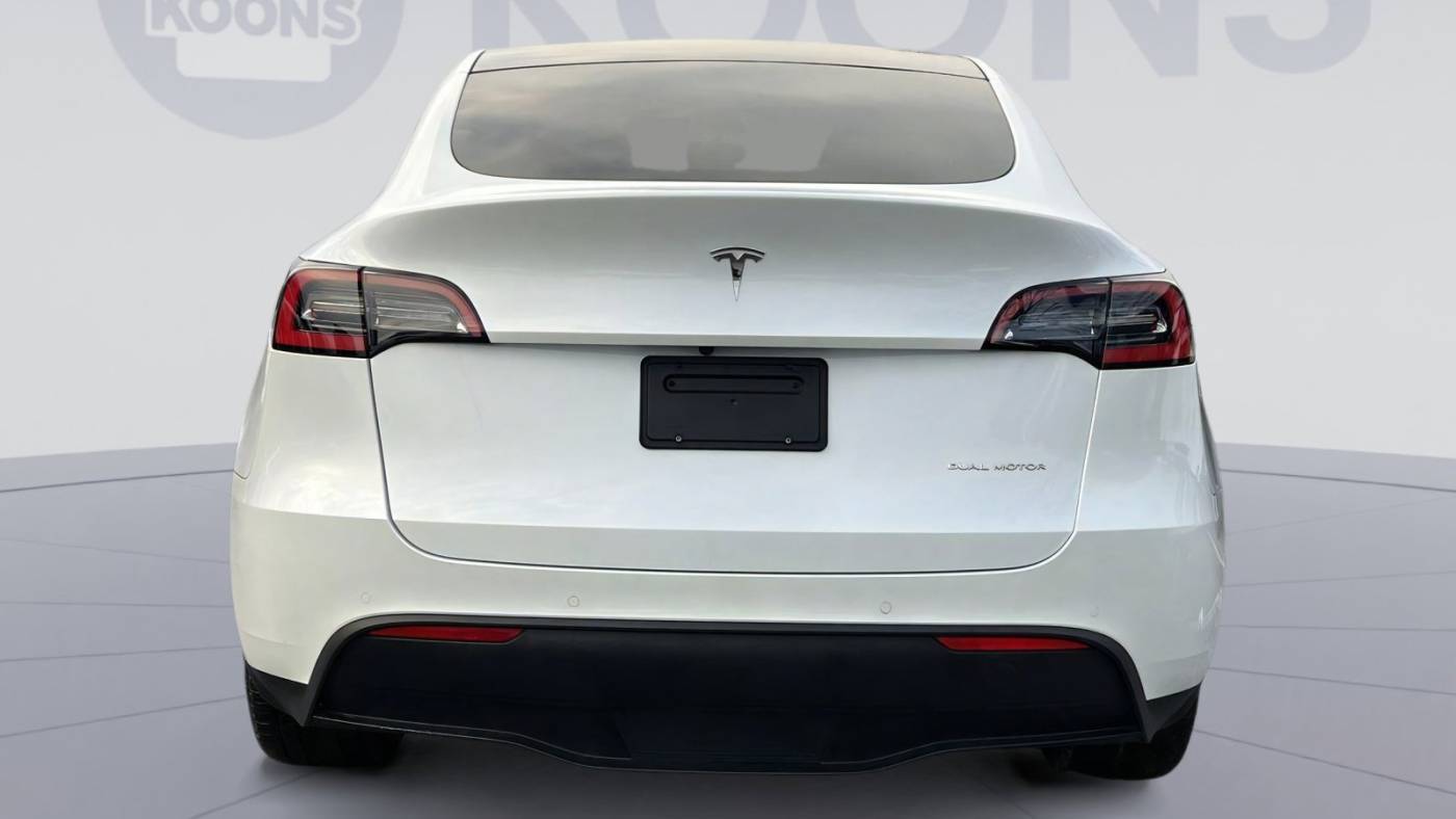 2020 Tesla Model Y 5YJYGDEE8LF042190