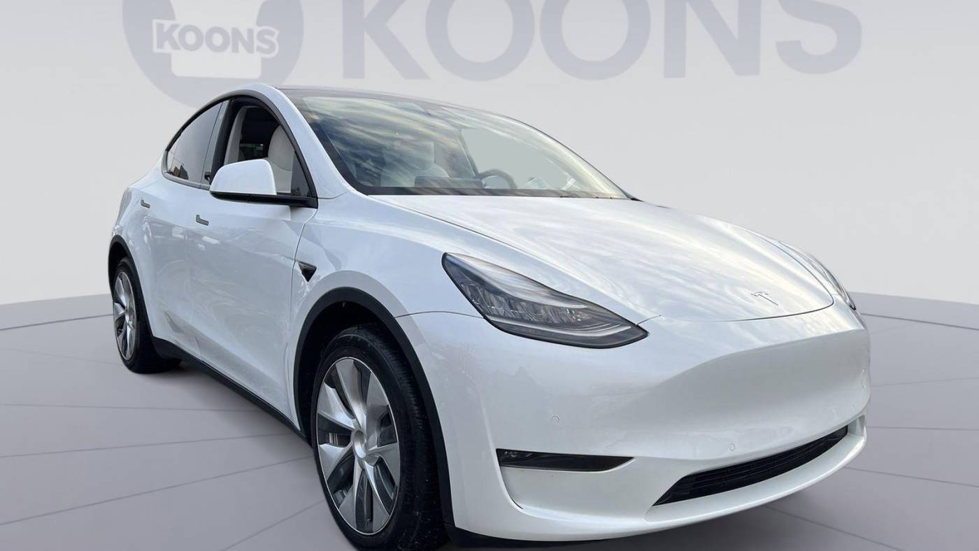 2020 Tesla Model Y 5YJYGDEE8LF042190