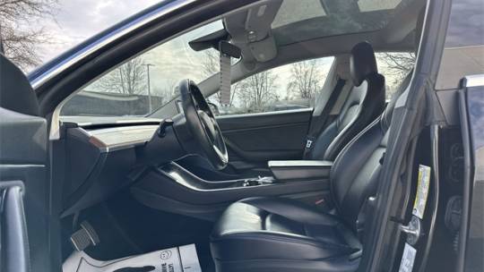 2019 Tesla Model 3 5YJ3E1EA9KF192884