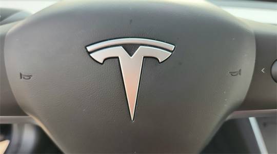 2019 Tesla Model 3 5YJ3E1EAXKF332764