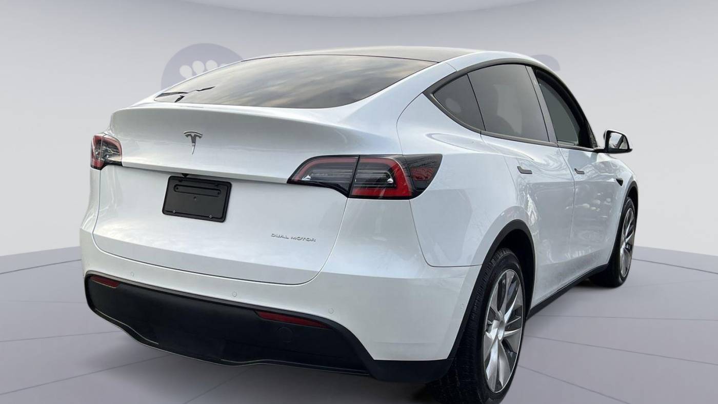 2020 Tesla Model Y 5YJYGDEE8LF042190