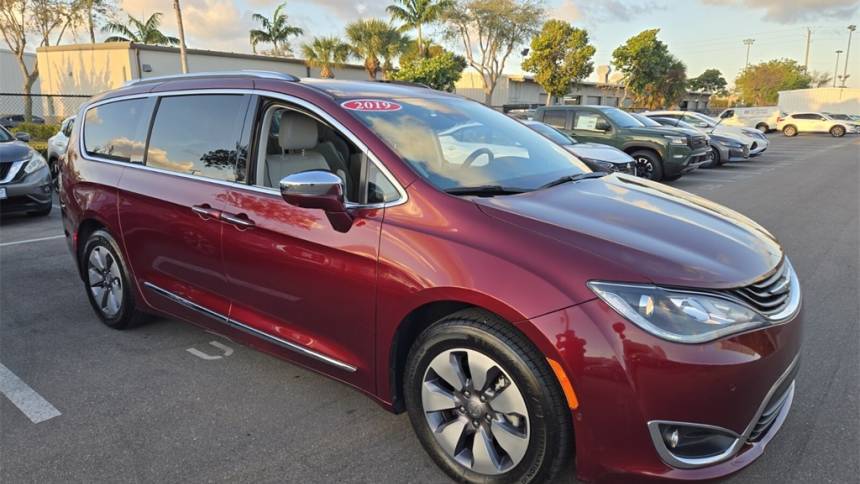 2019 Chrysler Pacifica 2C4RC1N72KR500213