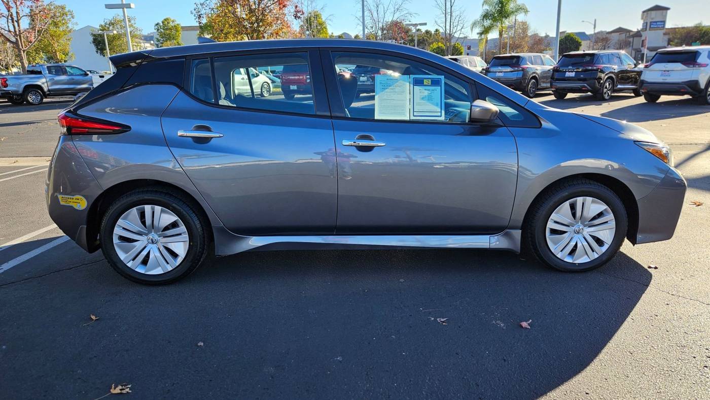 2022 Nissan LEAF 1N4AZ1BV9NC555825