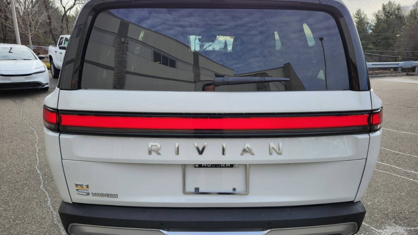 2023 Rivian R1S 7PDSGABA7PN027900