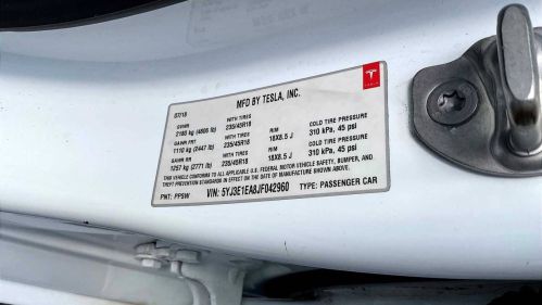 2018 Tesla Model 3 5YJ3E1EA8JF042960