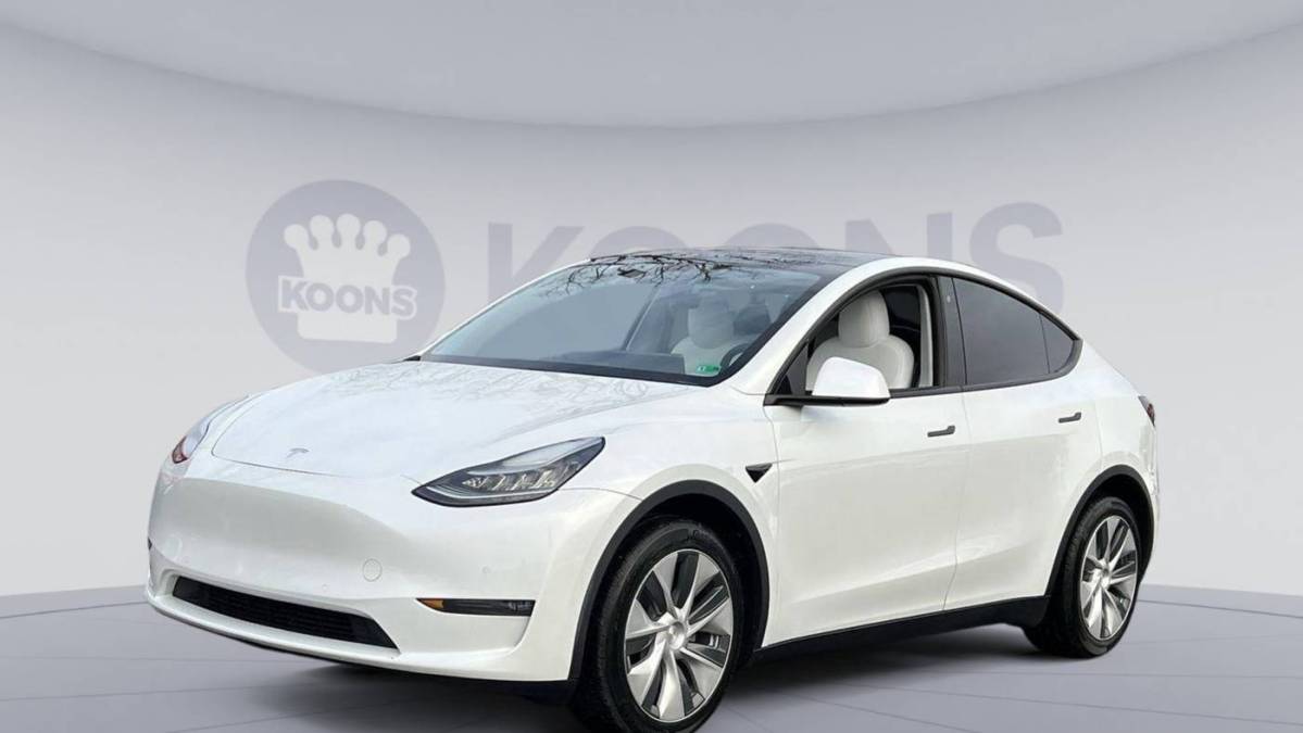 2020 Tesla Model Y 5YJYGDEE8LF042190