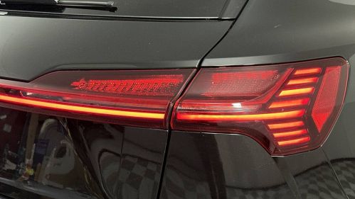 2019 Audi e-tron WA1VAAGE7KB024968