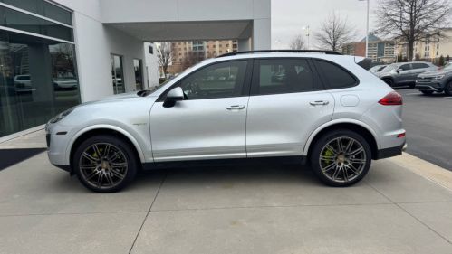 2018 Porsche Cayenne WP1AE2A2XJLA72016