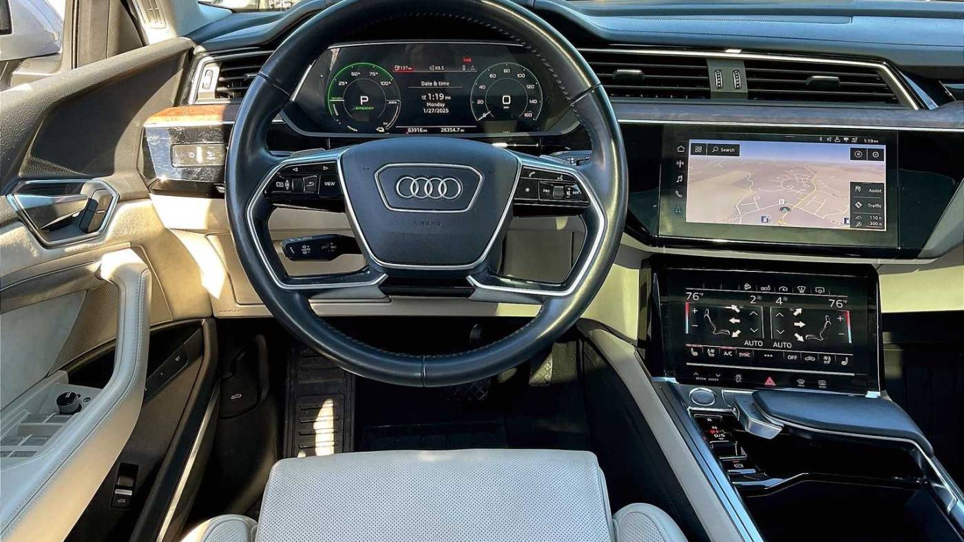 2019 Audi e-tron WA1VABGE5KB012016