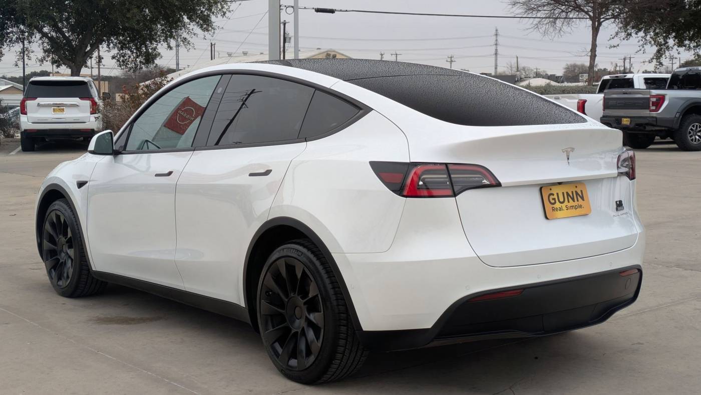 2021 Tesla Model Y 5YJYGDEE1MF092673