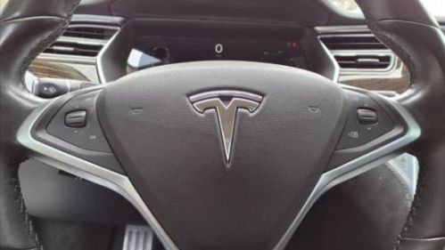 2016 Tesla Model S 5YJSA1E24GF142918