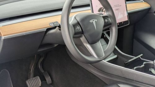 2021 Tesla Model Y 5YJYGDEE1MF092673