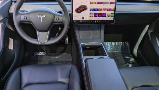 2021 Tesla Model Y 5YJYGDEE8MF239359