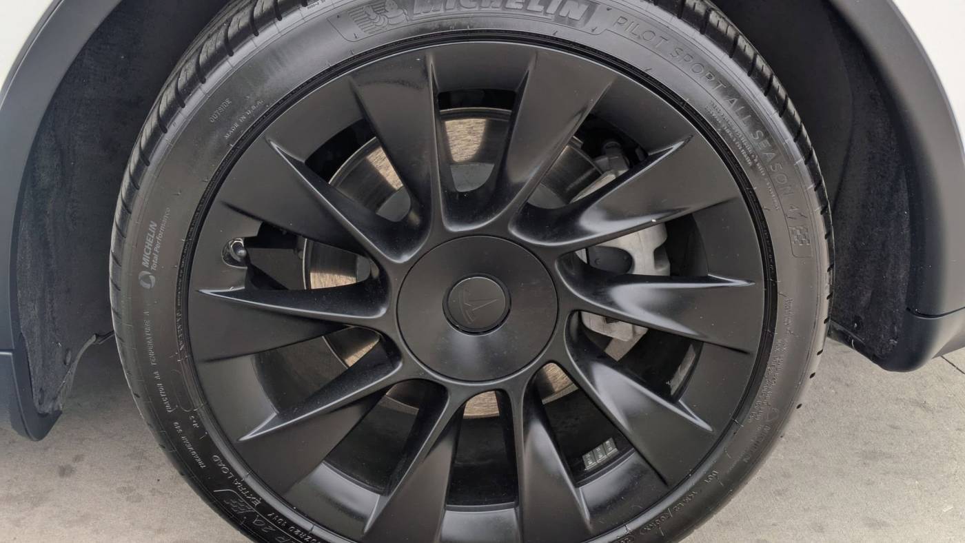 2021 Tesla Model Y 5YJYGDEE1MF092673