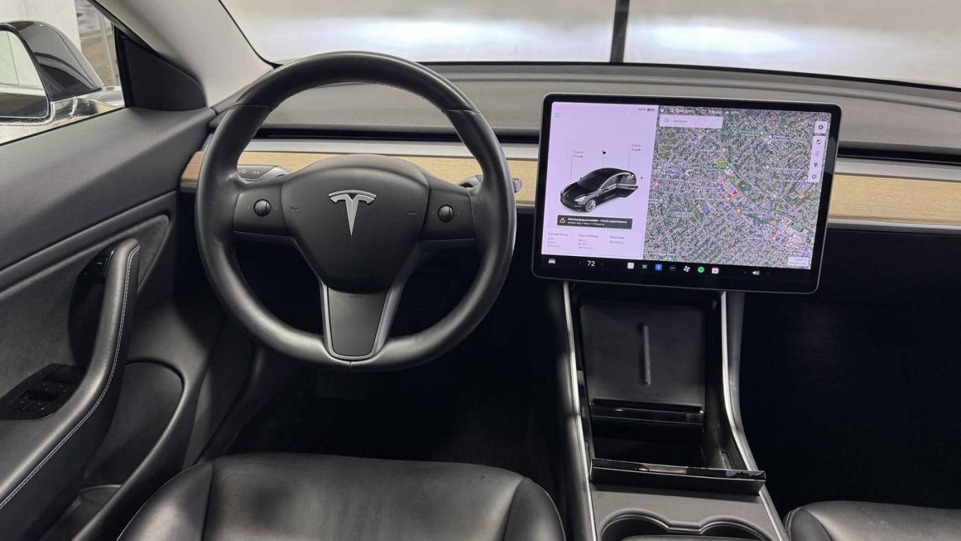 2018 Tesla Model 3 5YJ3E1EB9JF110059