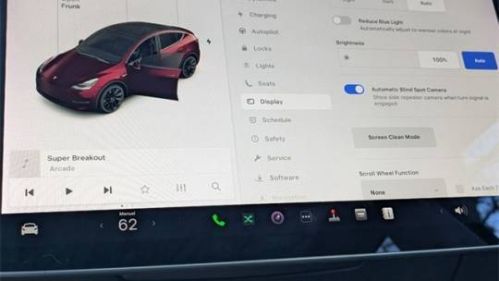 2021 Tesla Model Y 5YJYGDEE8MF239359