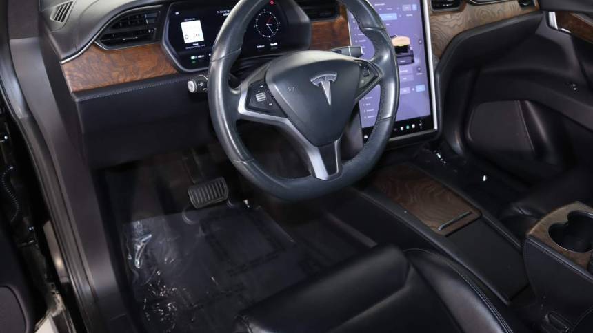 2018 Tesla Model X 5YJXCAE22JF124604