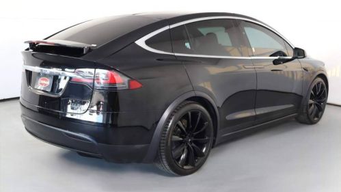 2018 Tesla Model X 5YJXCAE22JF124604