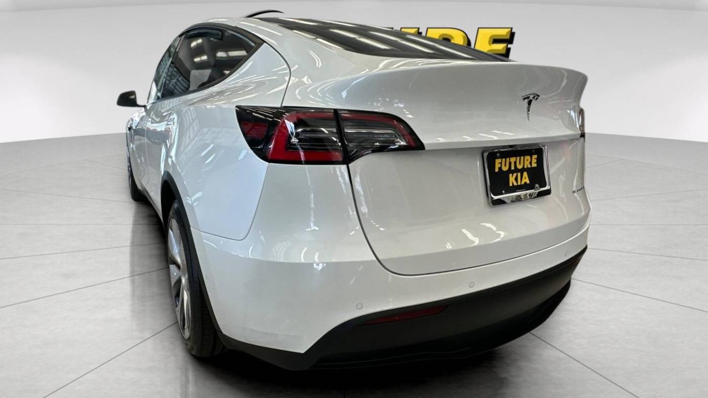 2021 Tesla Model Y 5YJYGDEE3MF072232