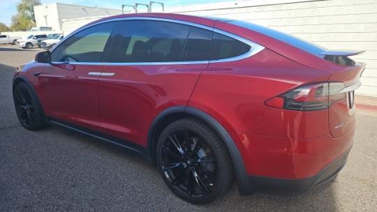 2018 Tesla Model X 5YJXCBE24JF088677