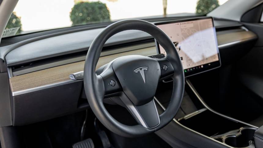 2021 Tesla Model Y 5YJYGDEE1MF090647