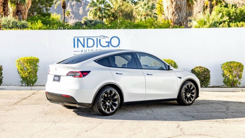 2021 Tesla Model Y 5YJYGDEE1MF090647