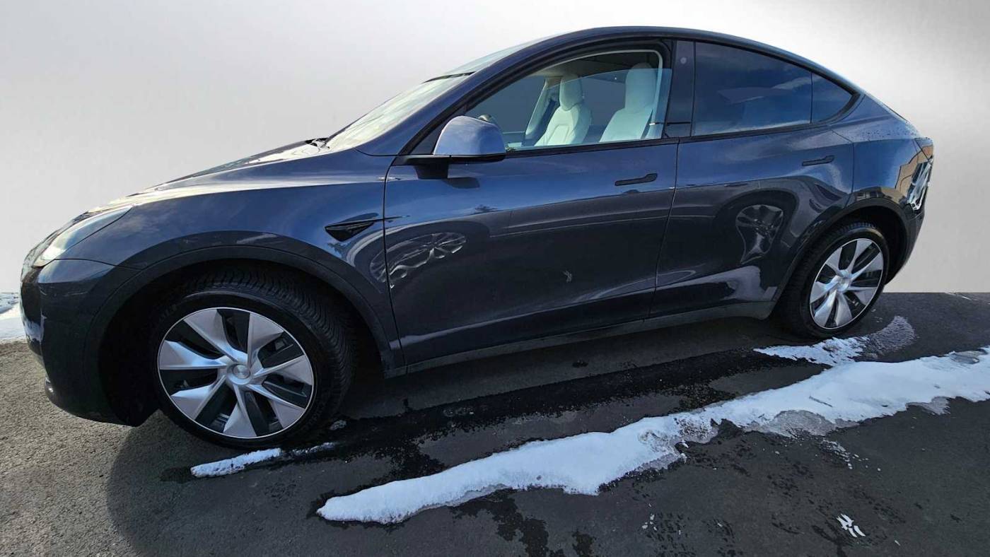 2020 Tesla Model Y 5YJYGDEE4LF018162