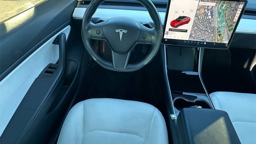 2018 Tesla Model 3 5YJ3E1EB2JF096327