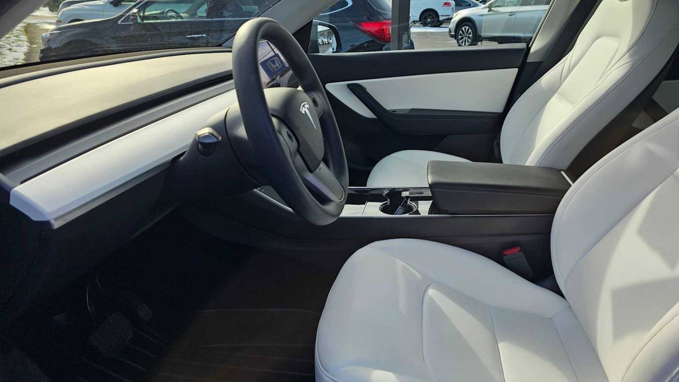 2020 Tesla Model Y 5YJYGDEE4LF018162