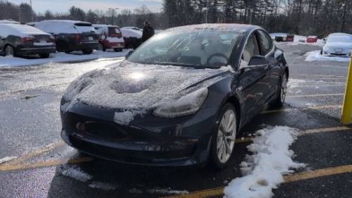 2018 Tesla Model 3 5YJ3E1EB3JF101079