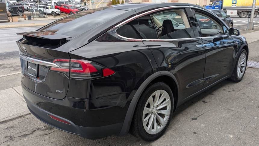 2016 Tesla Model X 5YJXCBE25GF008845