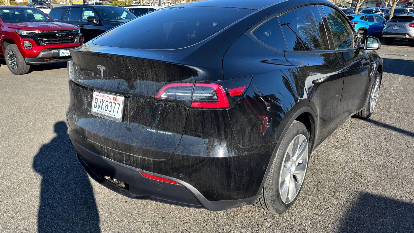 2020 Tesla Model Y 5YJYGDEE4LF033065