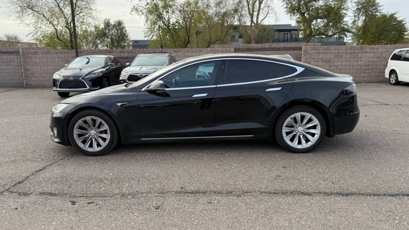 2018 Tesla Model S 5YJSA1E22JF300115