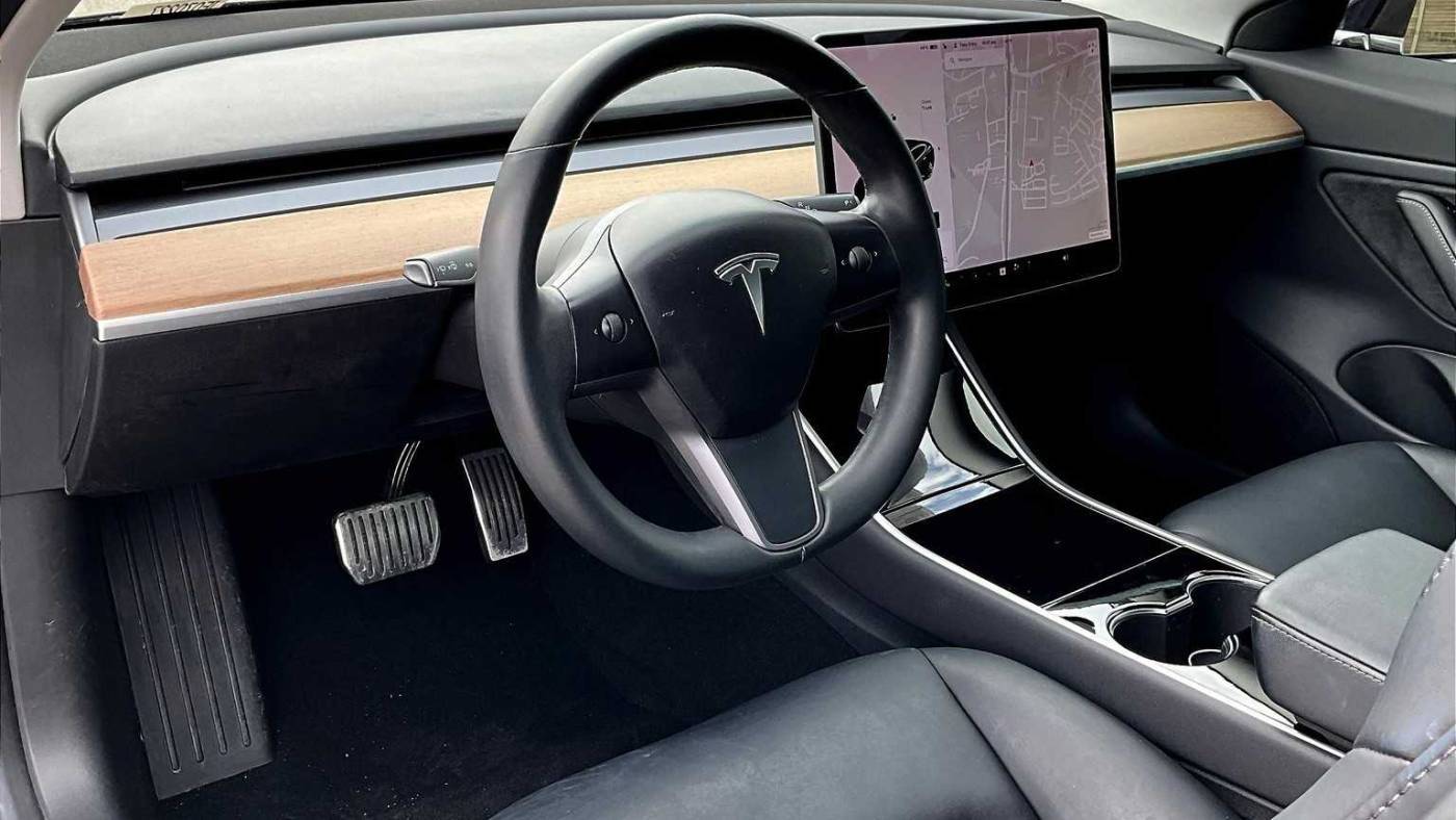 2018 Tesla Model 3 5YJ3E1EA1JF070227