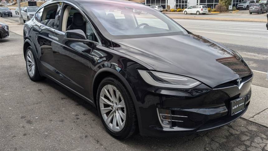 2016 Tesla Model X 5YJXCBE25GF008845