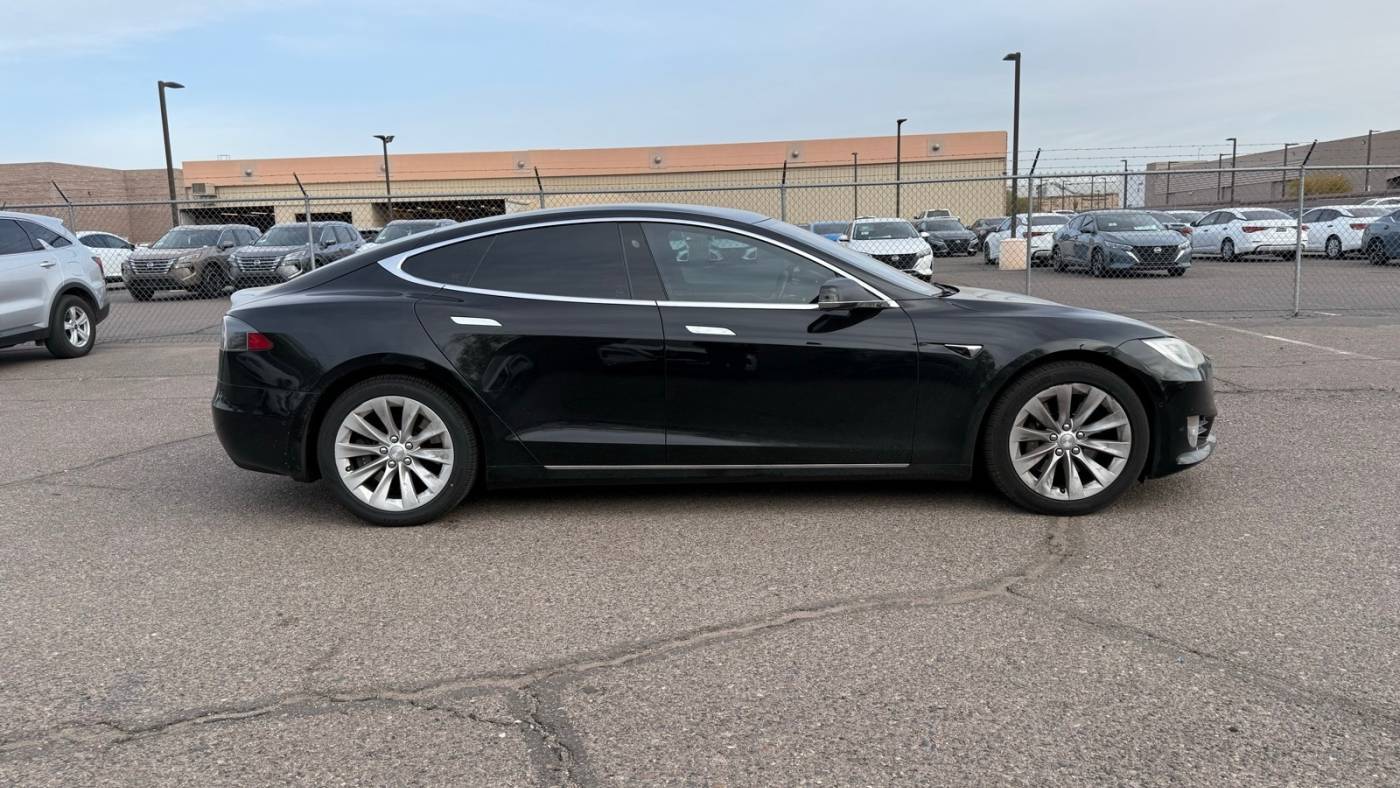 2018 Tesla Model S 5YJSA1E22JF300115