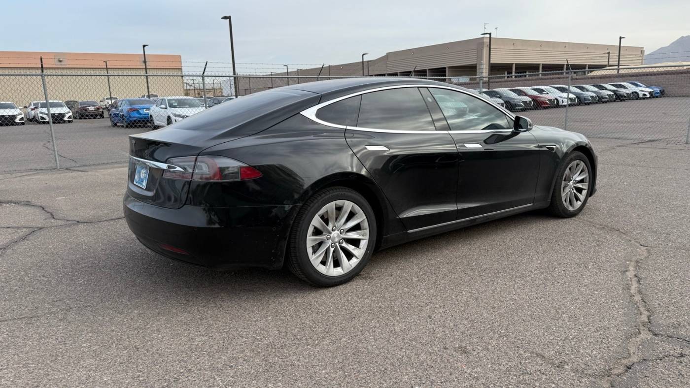 2018 Tesla Model S 5YJSA1E22JF300115