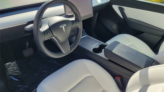 2021 Tesla Model Y 5YJYGDEE8MF228507