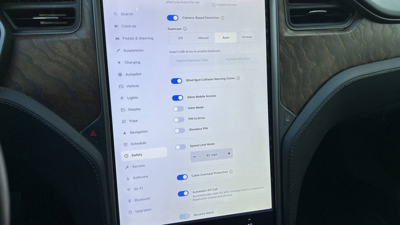 2019 Tesla Model S 5YJSA1E25KF330243