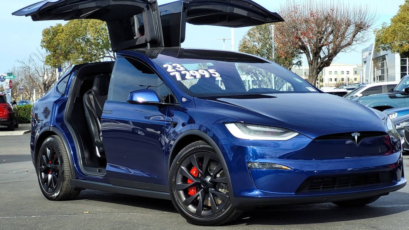 2023 Tesla Model X 7SAXCBE60PF395438