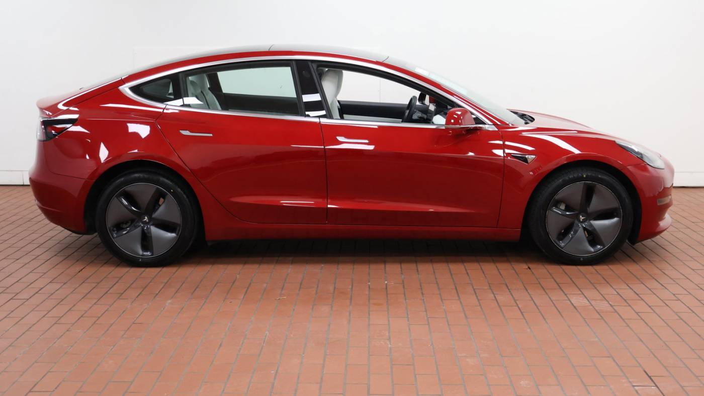 2018 Tesla Model 3 5YJ3E1EB0JF085875