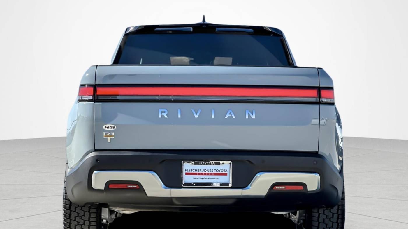 2024 Rivian R1T 7FCTGAAA9RN033823