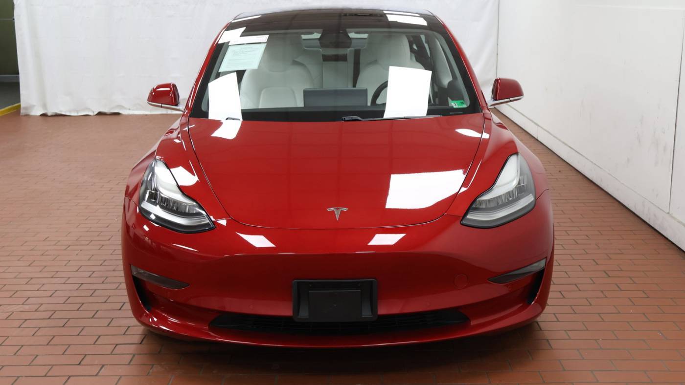 2018 Tesla Model 3 5YJ3E1EB0JF085875