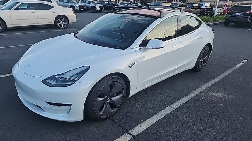 2019 Tesla Model 3 5YJ3E1EB3KF199709