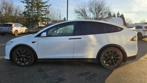 2022 Tesla Model X 7SAXCBE60NF332336