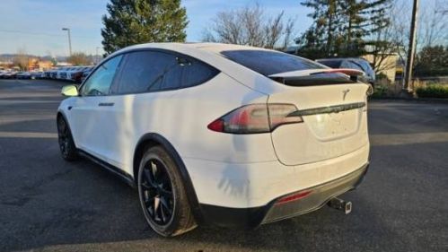 2022 Tesla Model X 7SAXCBE60NF332336