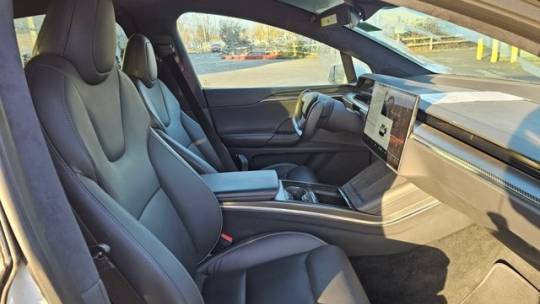 2022 Tesla Model X 7SAXCBE60NF332336