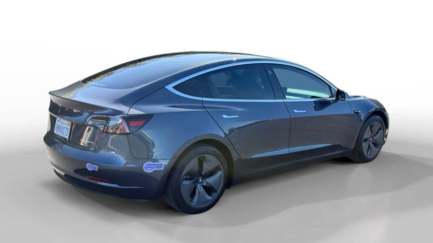 2019 Tesla Model 3 5YJ3E1EB9KF195311