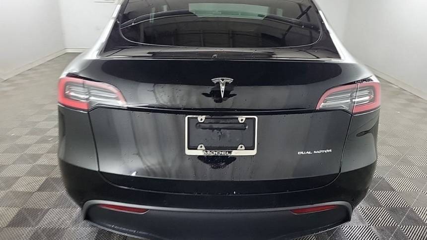 2021 Tesla Model Y 5YJYGDEE9MF099497