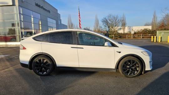 2022 Tesla Model X 7SAXCBE60NF332336